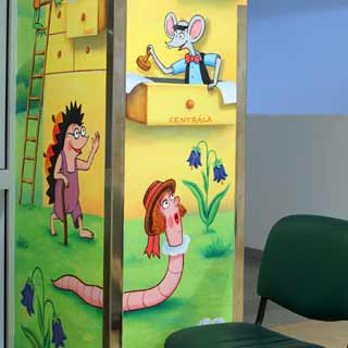 Malby v kartotéce dětského oddělení nemocnice v Motole - ježek a žížala