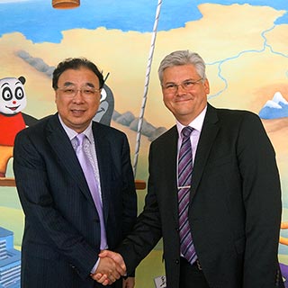 Nástěnná malba ve FN v Motole pro příležitost návštěvy čínské delegace